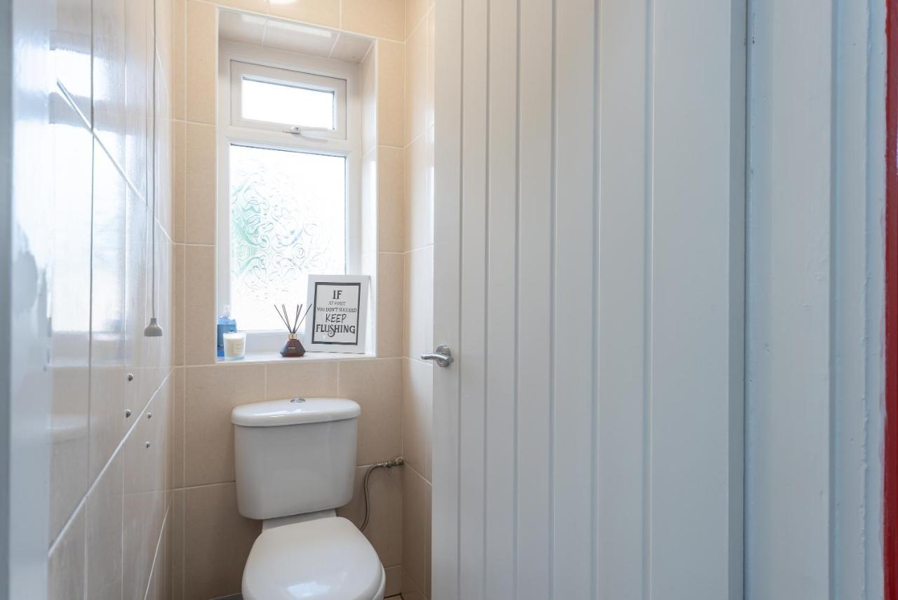 Aseda 4 Bedroom Private Parking, Game Zone -Pool Table, Garden Home Kingston upon Hull Exterior photo